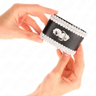 Menottes en dentelle