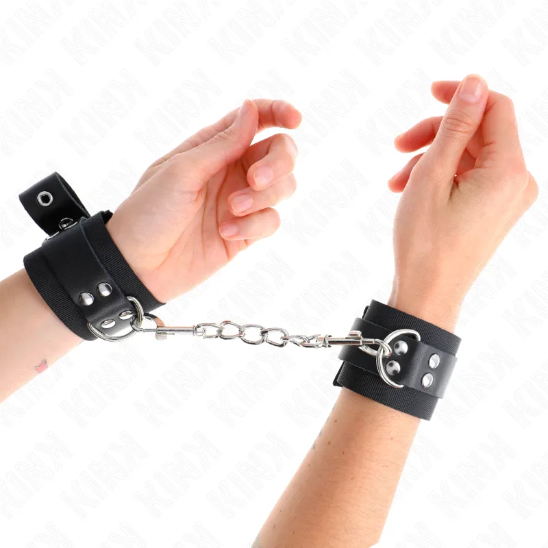Menottes en Nylon Noir avec Ceinture en Cuir Noir Kink
