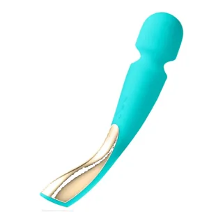 Stimulateur clitoridien Smart Wand Lelo sur fond blanc