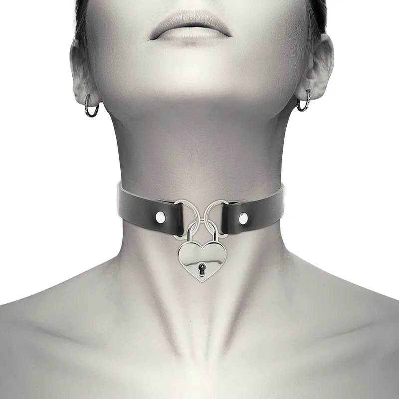 Collier en Cuir Vegan avec Accessoire Coeur avec Cl?