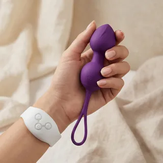 Boules de Geisha en silicone présentées sur un fond clair