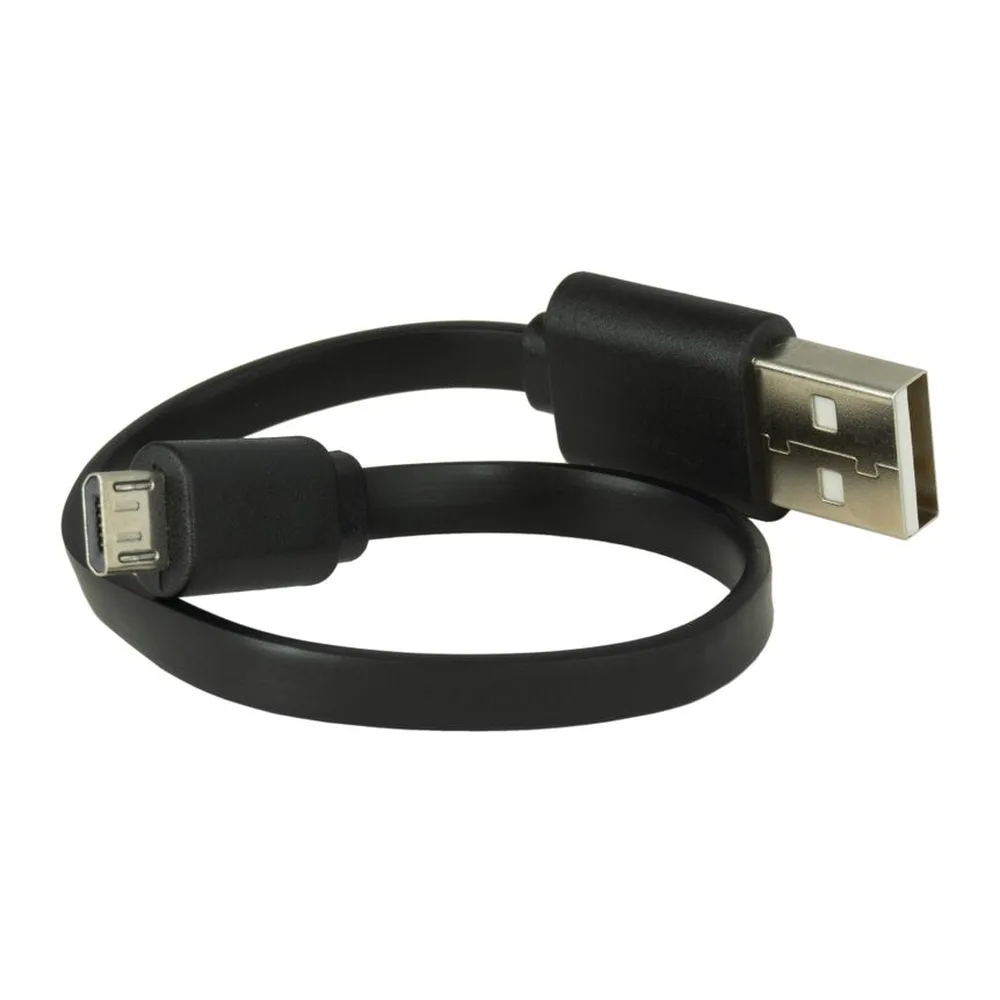 Câble de recharge USB noir avec connecteur micro-USB, enroulé en anneau sur fond blanc, embout doré visible