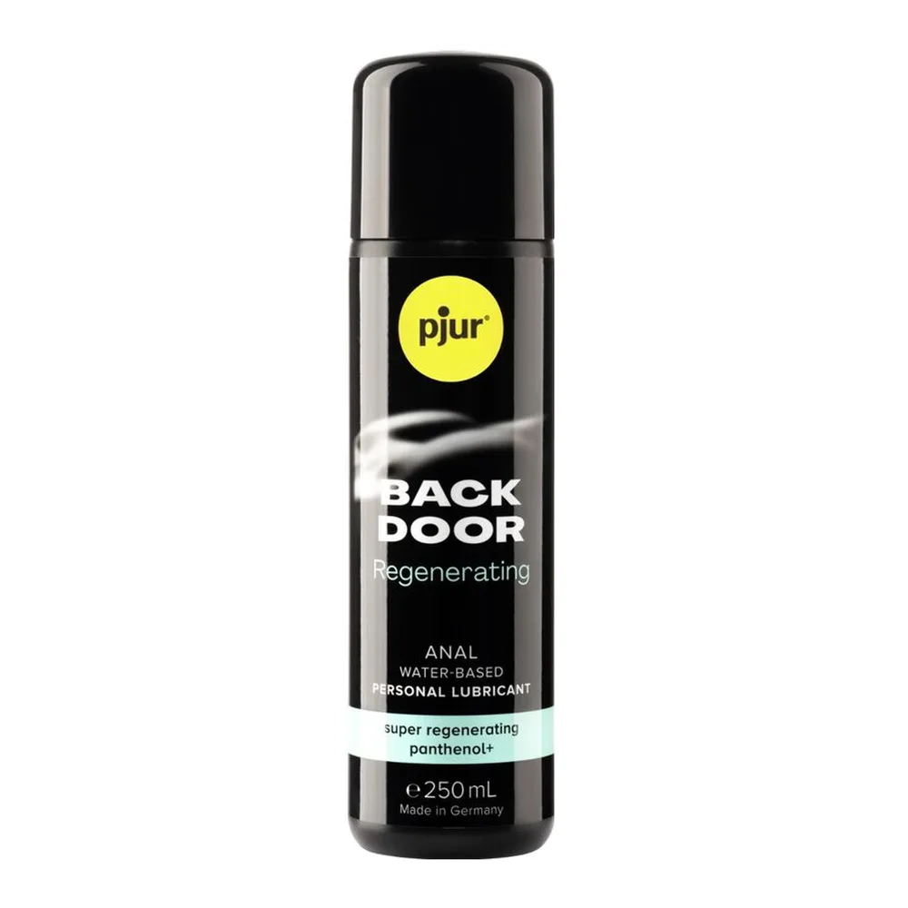 Flacon de lubrifiant anal Back Door Régénérant pjur, 250 ml, en flacon noir avec étiquette jaune et blanche, sur fond blanc
