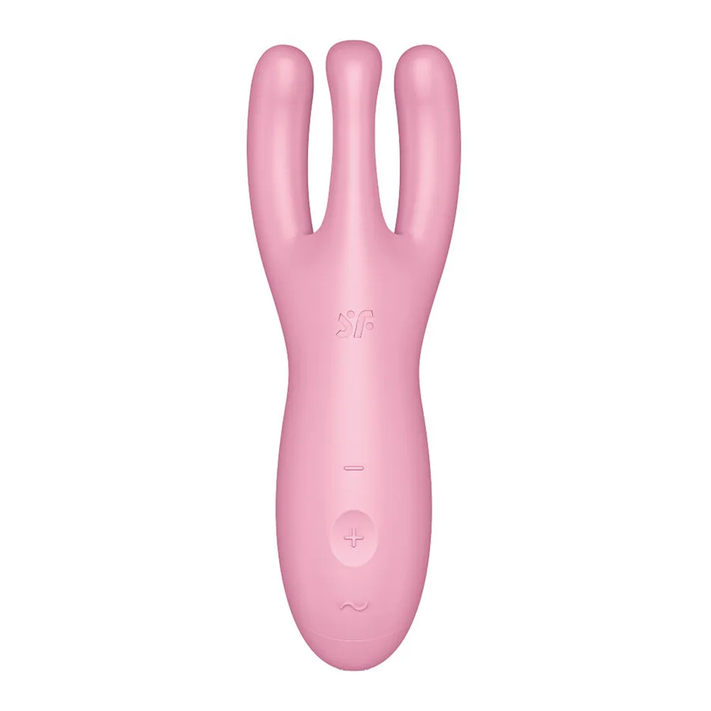 Stimulateur clitoridien rose pâle avec trois bras souples, forme ergonomique allongée, sur fond blanc