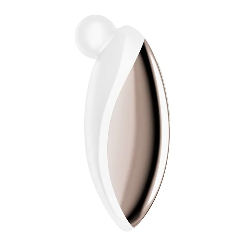 Stimulateur clitoridien noir mat avec pointe ronde bombée au sommet et corps elliptique épais traversé d'une rayure blanche, présenté de profil sur fond blanc