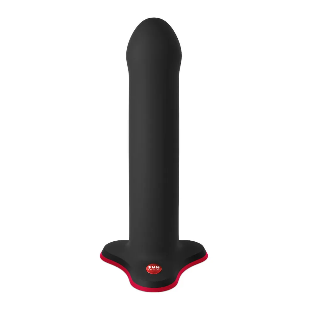 Godemichet noir courbe avec tige en silicone souple et base plate bicolore rouge-noir sur fond blanc