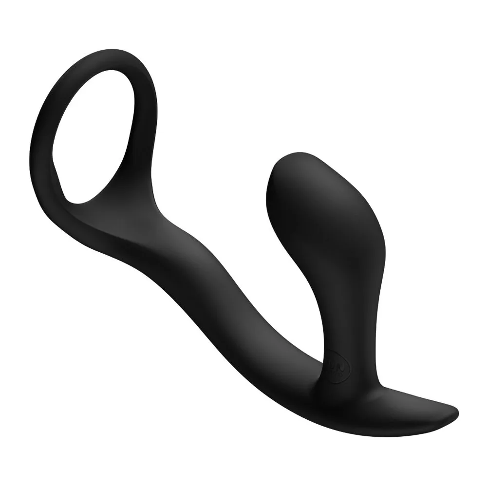 Plug anal noir en silicone avec anneau flexible intégré, forme ergonomique courbée, vue de trois quarts sur fond blanc