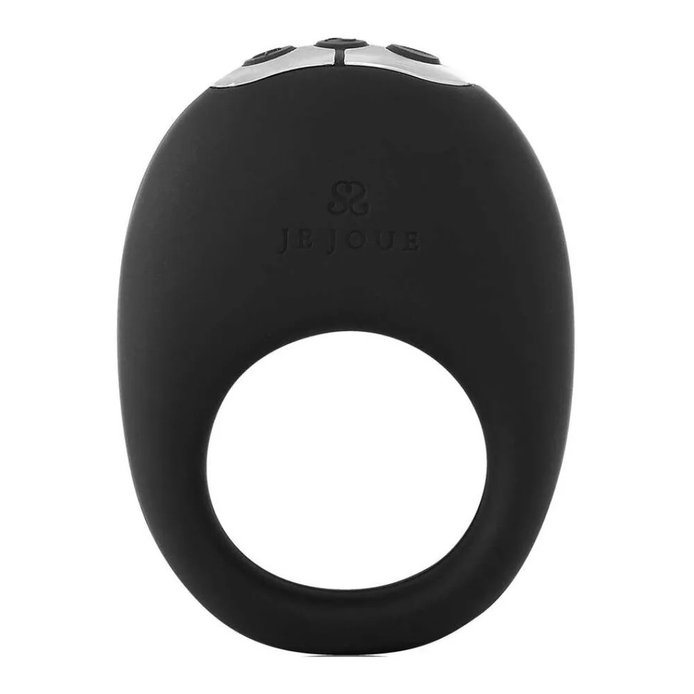 Cockring noir en silicone avec anneau central ouvert, capuchon de commande gris sur le dessus et logo embossé, sur fond blanc