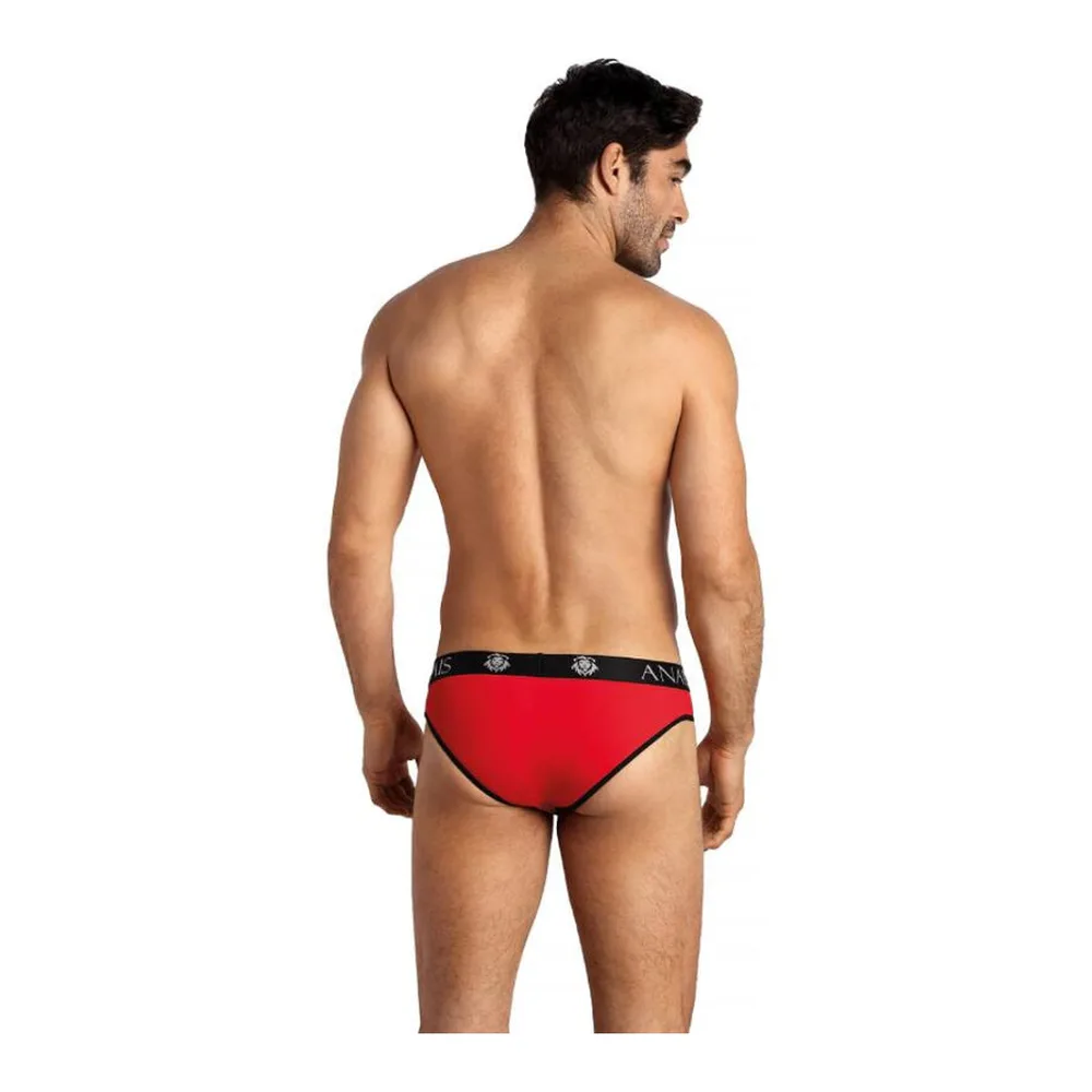 Slip rouge en microfibre avec bande élastique noire à logo, porté de face par un homme sur fond blanc