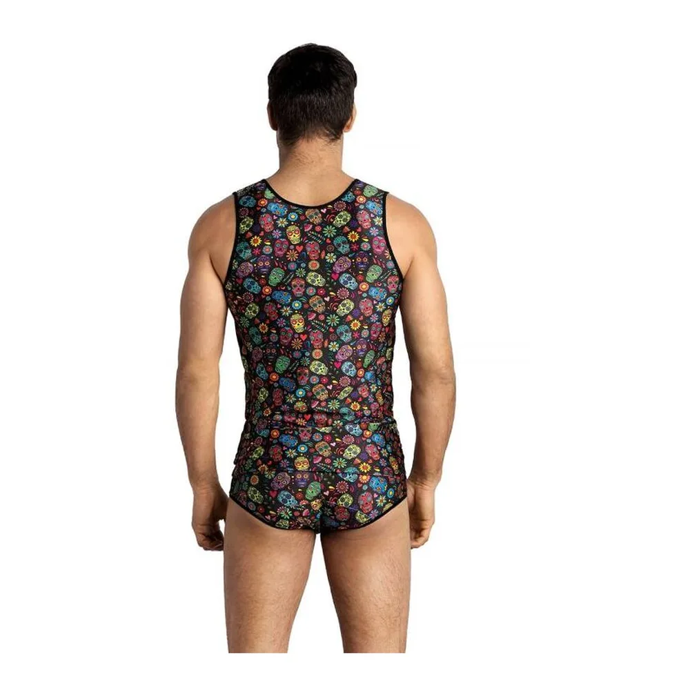 Débardeur noir à motif calaveras multicolores porté par un homme, découpes ajustées aux épaules et taille basse