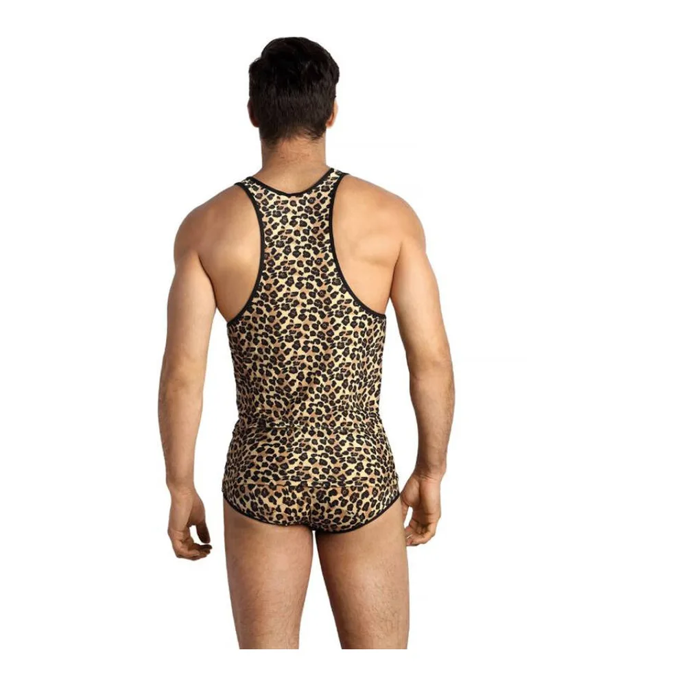 Homme portant un débardeur et un slip assorti en microfibre extensible, motif léopard beige et brun, bande élastique de marque visible