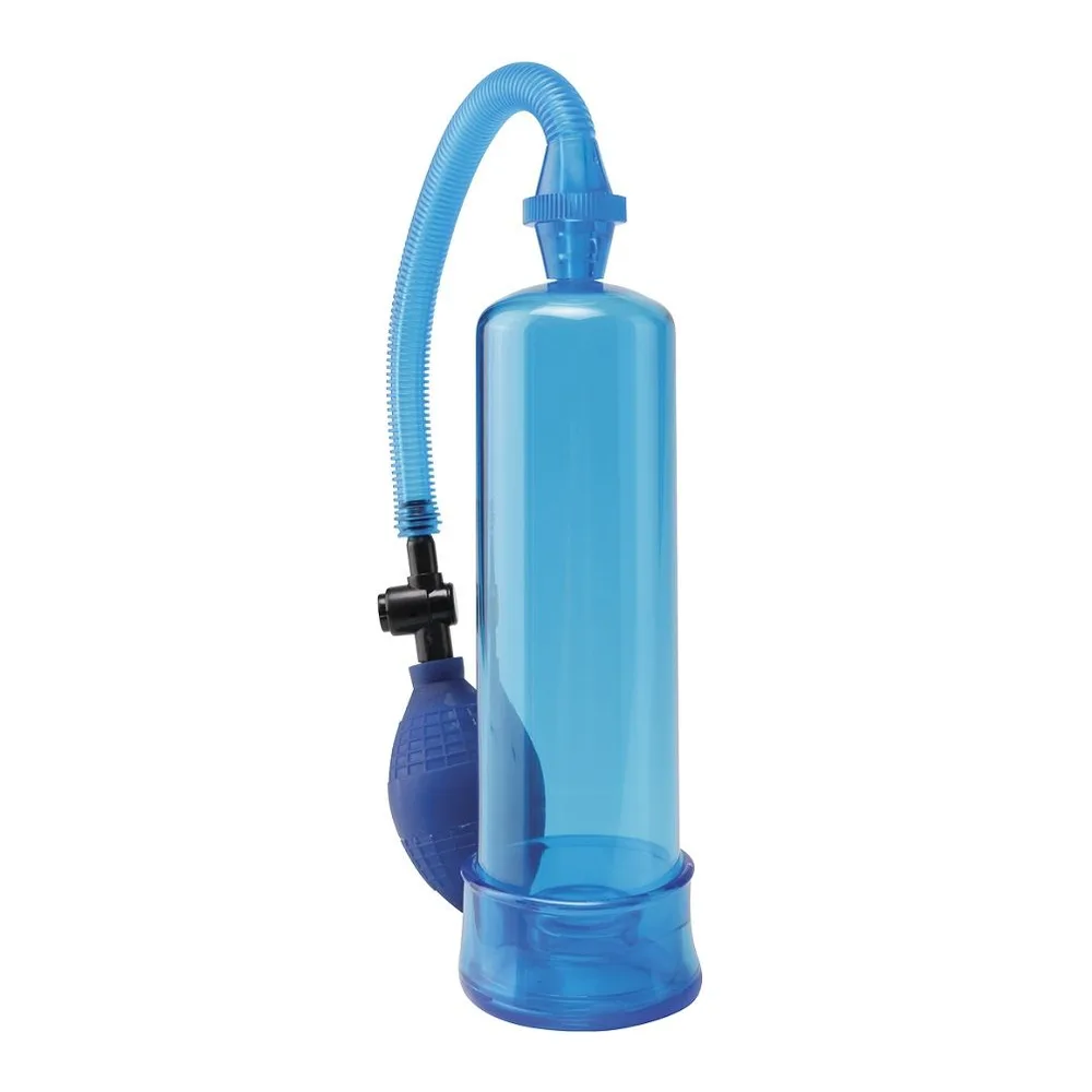 Pompe à pénis transparente avec cylindre clair, poire de compression blanche et tube flexible, sur fond blanc