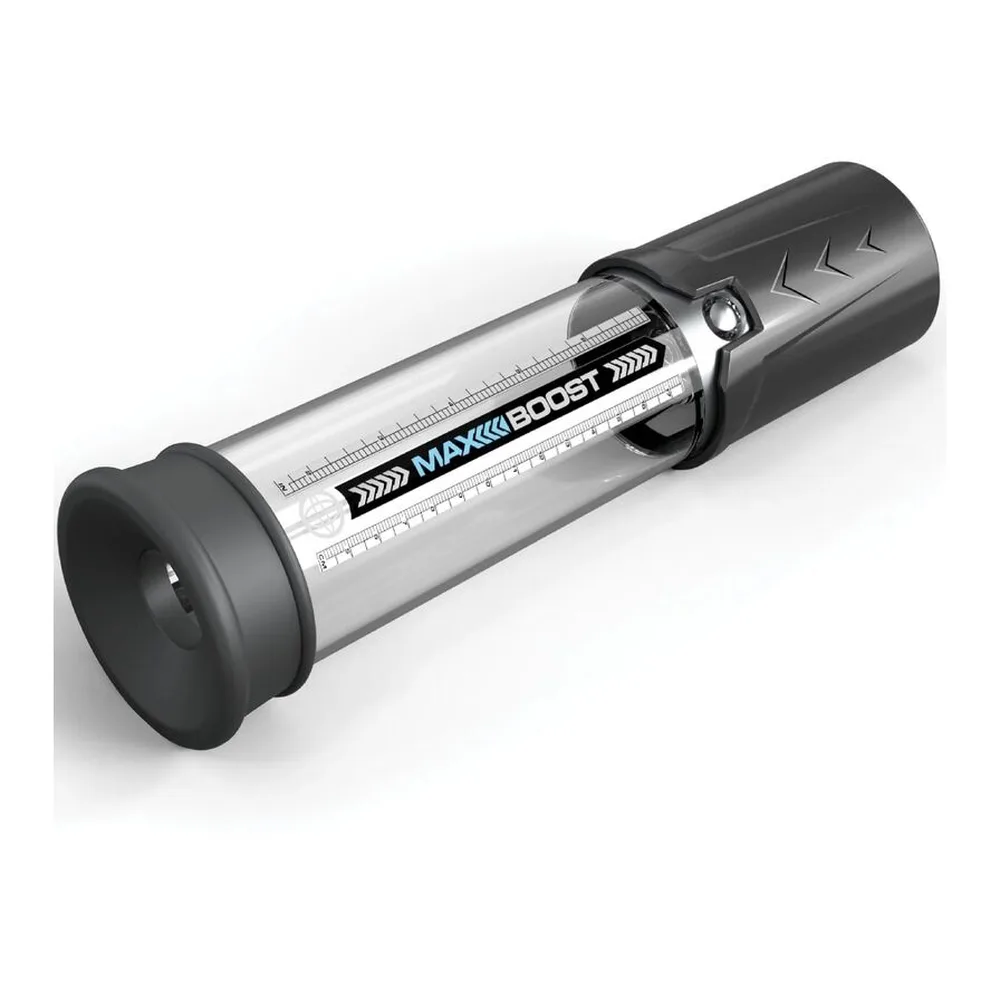 Pompe à pénis cylindrique Max Boost en plastique transparent avec capuchon noir, dotée d'une base noire et de marquages de mesure gravés sur le corps