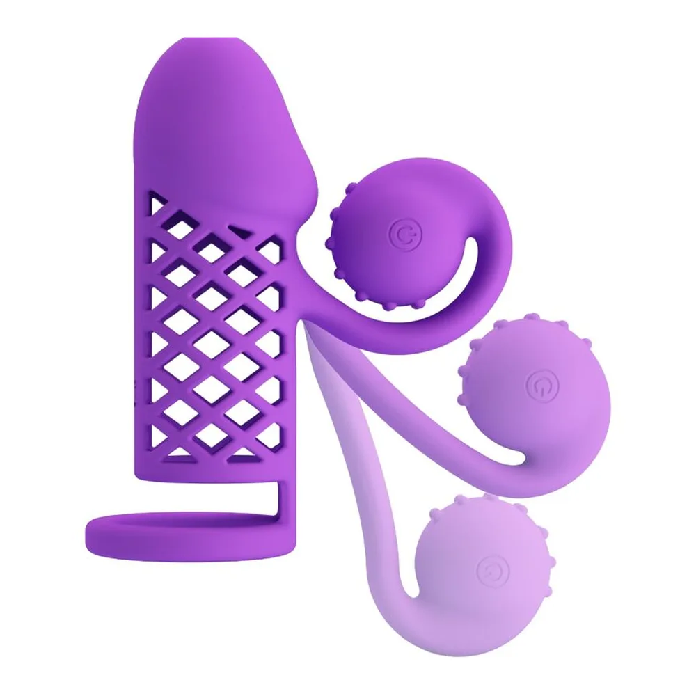 Emballage carton blanc et noir de la marque Romance montrant une gaine extensible en silicone violet avec relief quadrillé, dotée d'un anneau de stimulation et d'accessoires assortis