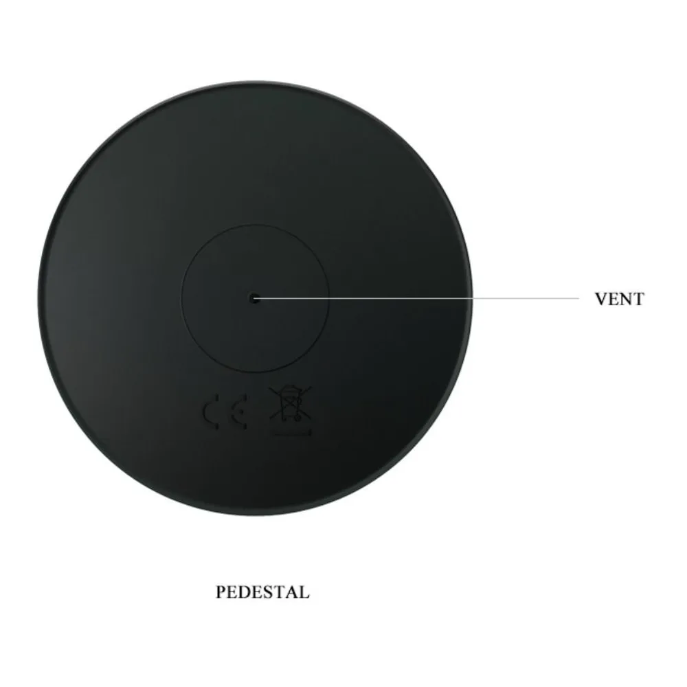 Plug anal noir en silicone avec base ventousée, zone rainurée au centre, et télécommande noire Pretty Love dotée d'ondes sans fil