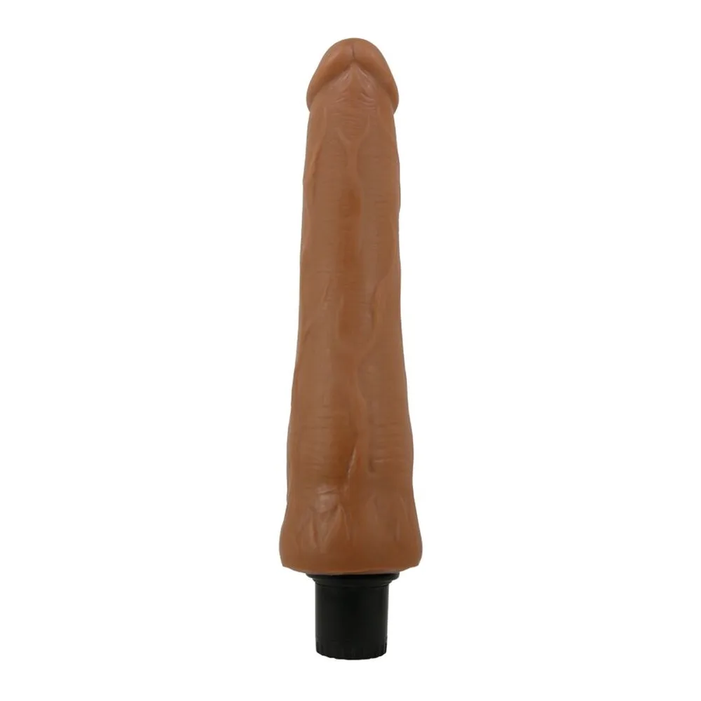 Vibromasseur réaliste en silicone beige clair tenu en main, forme anatomique veinée avec gland arrondi, molette de contrôle à la base, sur fond blanc