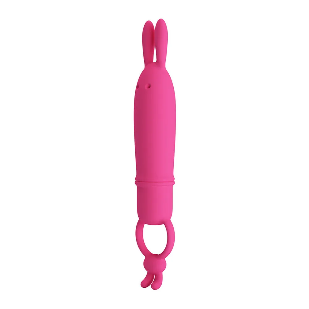 Vibromasseur rose avec deux oreilles de lapin à l'extrémité supérieure, corps allongé et anneau de retenue avec petites oreilles à la base, sur fond blanc