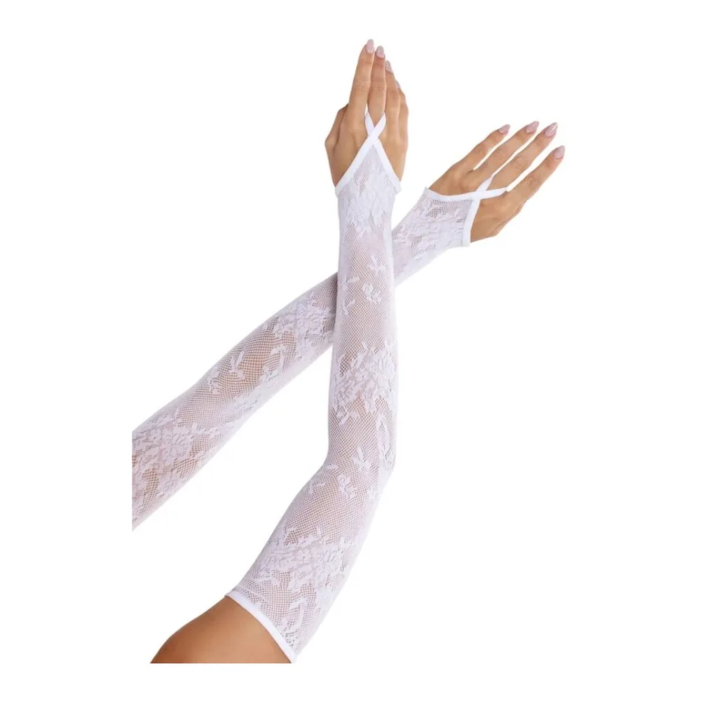 Paire de mitaines longues noir en résille et dentelle florale, montant jusqu'au coude, laissant les doigts découverts, posées croisées sur fond blanc