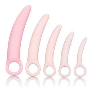 Les 5 dilatateurs CalExotics Inspire en silicone rose, de profil