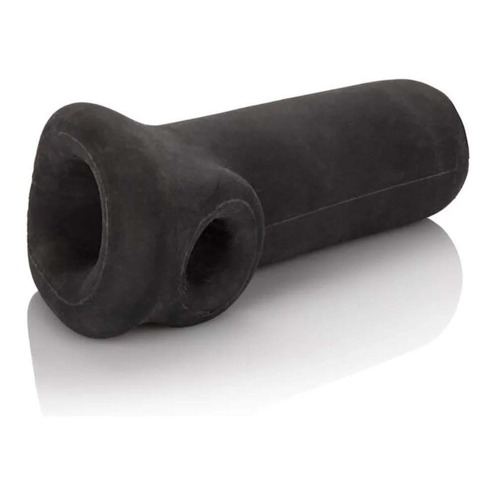 Masturbateur Slammer noir extensible, gaine opaque de 11 cm avec embout arrondi et orifice central, sur fond blanc