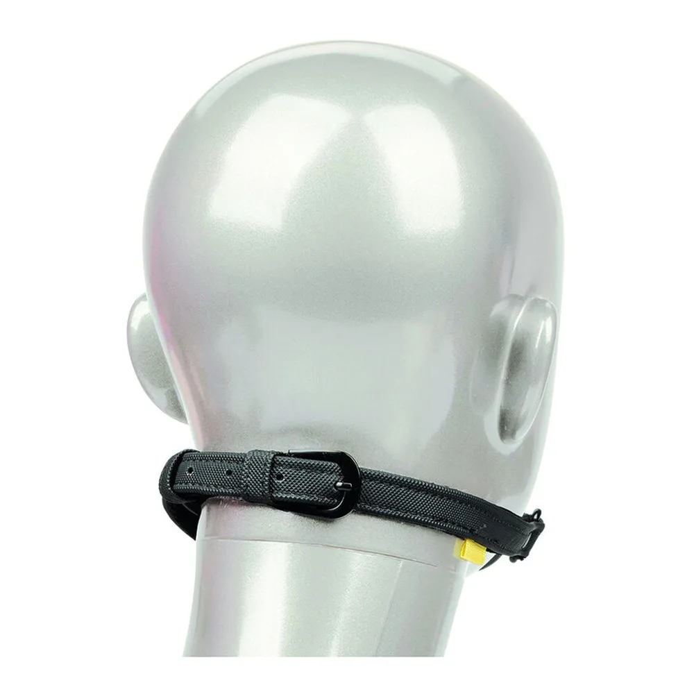 Baillon avec boule en silicone noir mat, sangle de maintien noire rembourrée avec détail jaune, sur fond blanc
