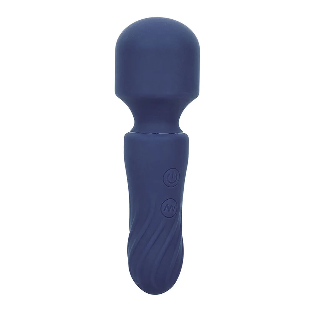 Masseur bleu marine avec tête arrondie flexible et corps ergonomique strié, boutons de contrôle visibles, fond blanc