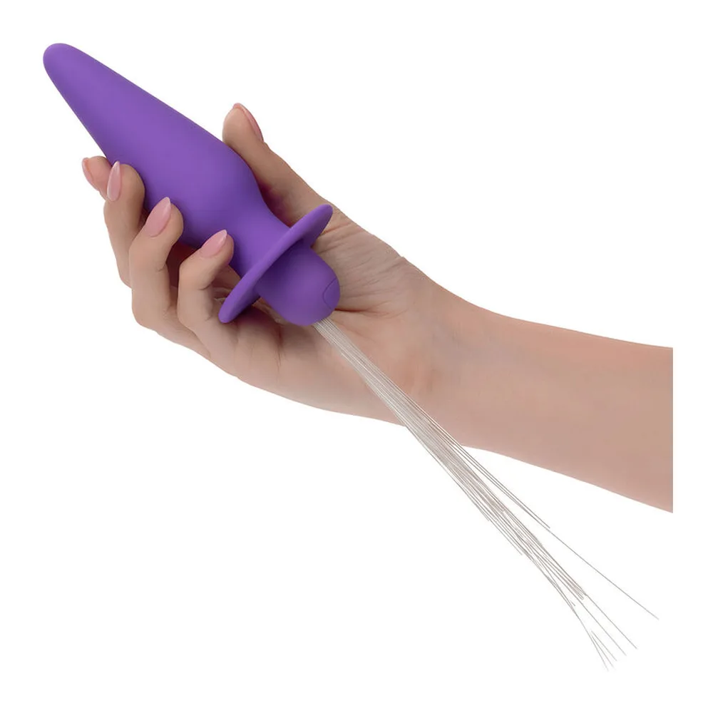 Plug anal violet en silicone avec fibre optique transparente, tête conique et base arrondie, fibres lumineuses blanches attachées à la base