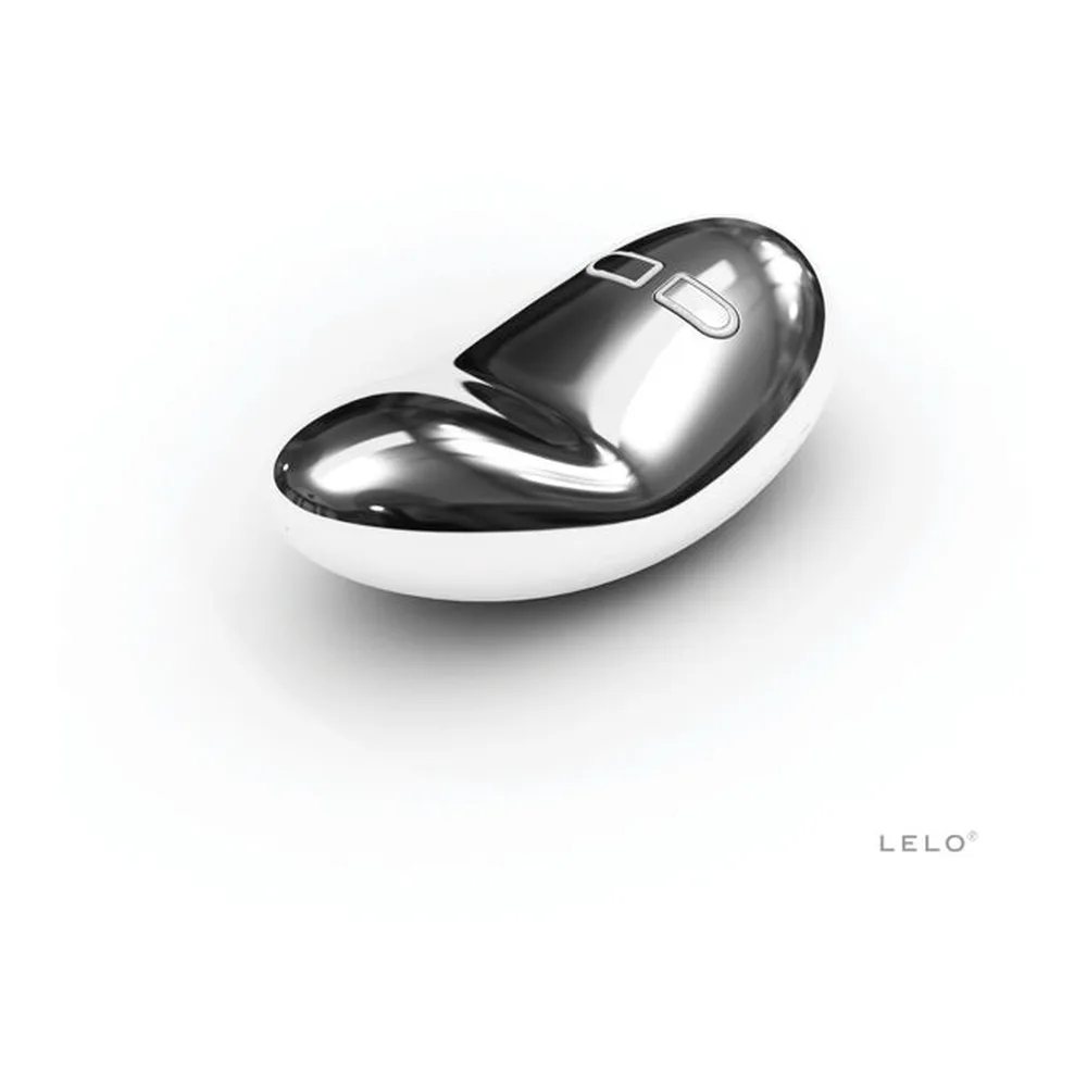 Vibrateur Yva en acier inoxydable poli, forme ovoïde effilée, présenté de face et de profil avec deux rangées de deux boutons de commande visibles