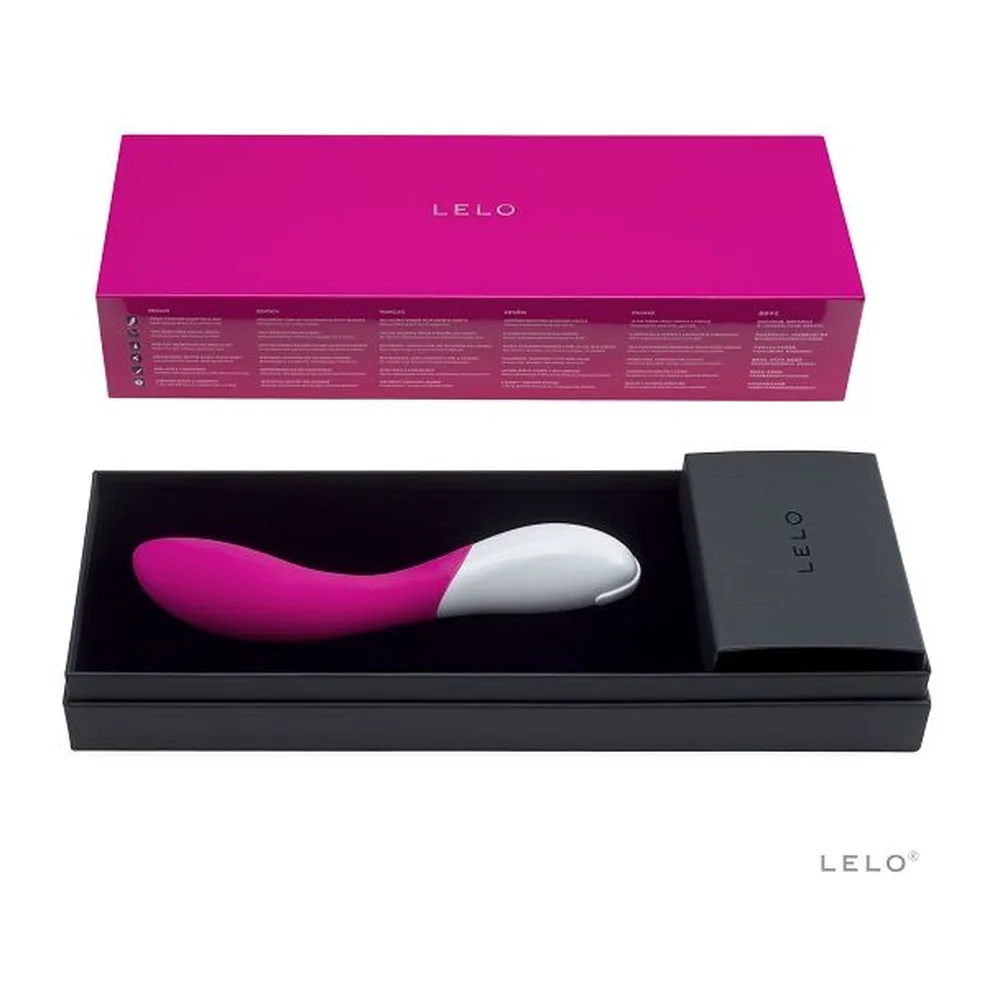 Vibromasseur Mona rose vif avec tige incurvée et poignée blanche dotée de boutons de commande, sur fond blanc