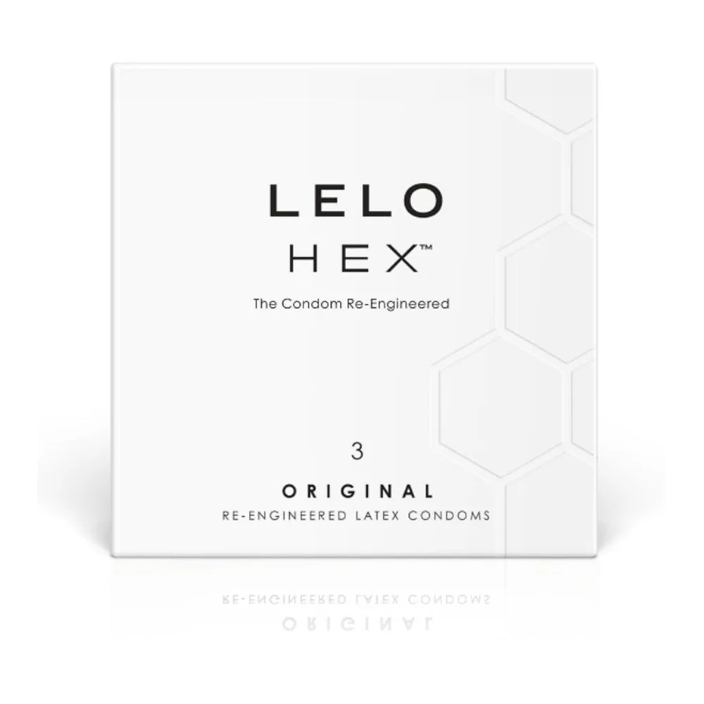 Boîte blanche de 3 préservatifs Lelo Hex Original en latex, avec motif hexagonal en relief sur le côté et texte noir sur fond blanc