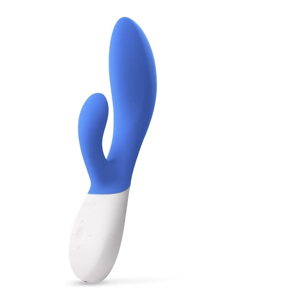 Vibromasseur rabbit Ina Wave 2 en silicone, tige et lapin violets, corps de commande blanc avec boutons tactiles, sur fond blanc