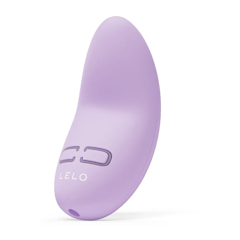 Stimulateur clitoridien Lily Polaire en silicone bleu ciel, de forme épurée et arrondie avec commandes tactiles sur le côté, sur fond blanc