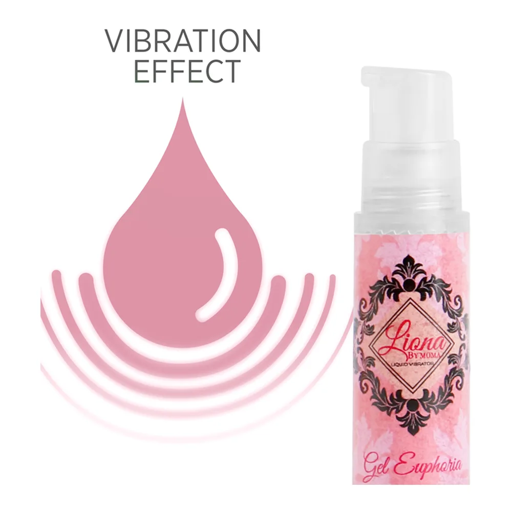 Flacon spray de gel rose vif avec étiquette noire ornementale et inscriptions cursives, présenté sur fond blanc avec motifs de feuilles tropicales rose pâle