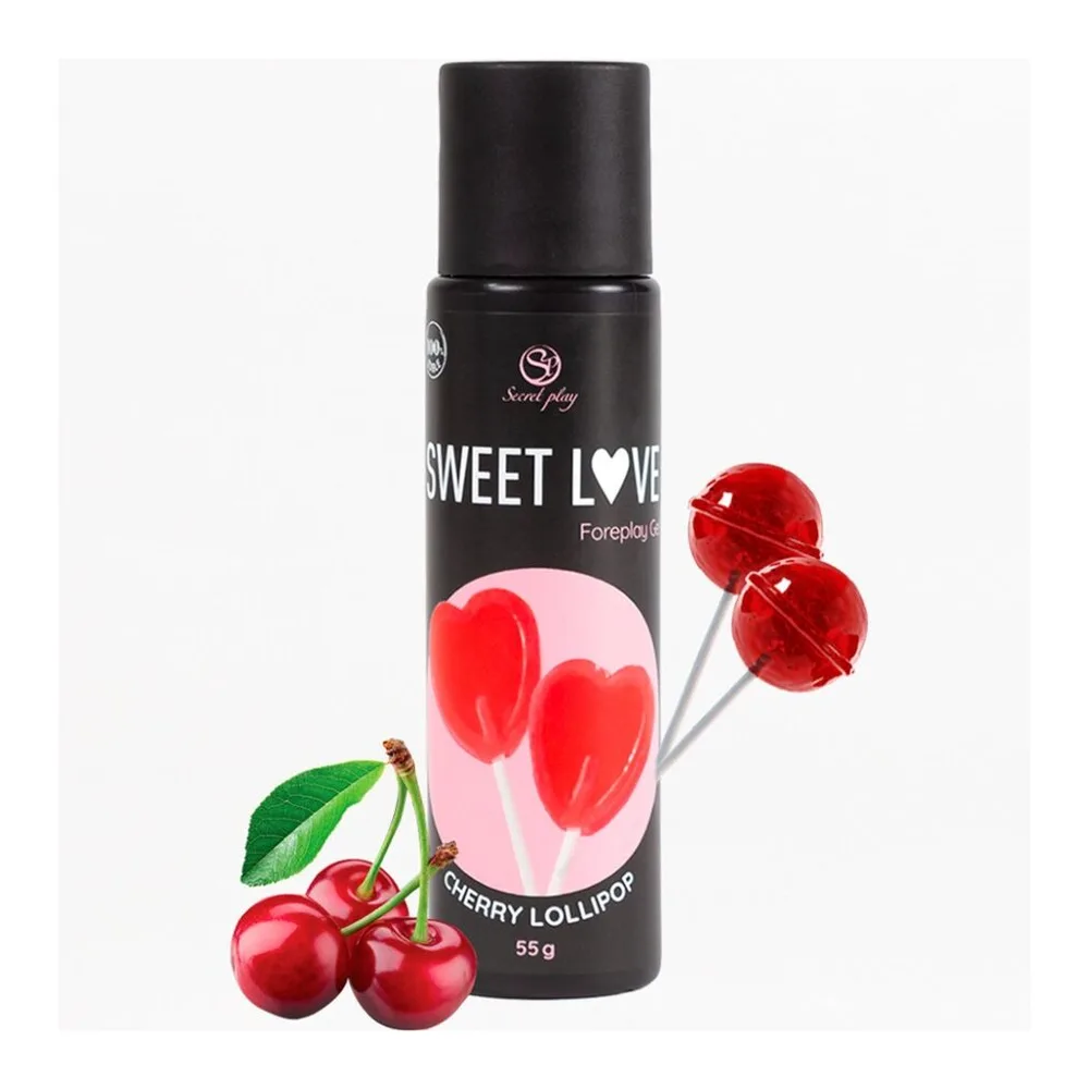 Flacon airless noir de gel lubrifiant comestible Sweet Love saveur cerise sucette, 55g, avec illustration de cœurs rouges et lollipops, entouré de cerises fraîches et de sucettes rouges sur fond blanc