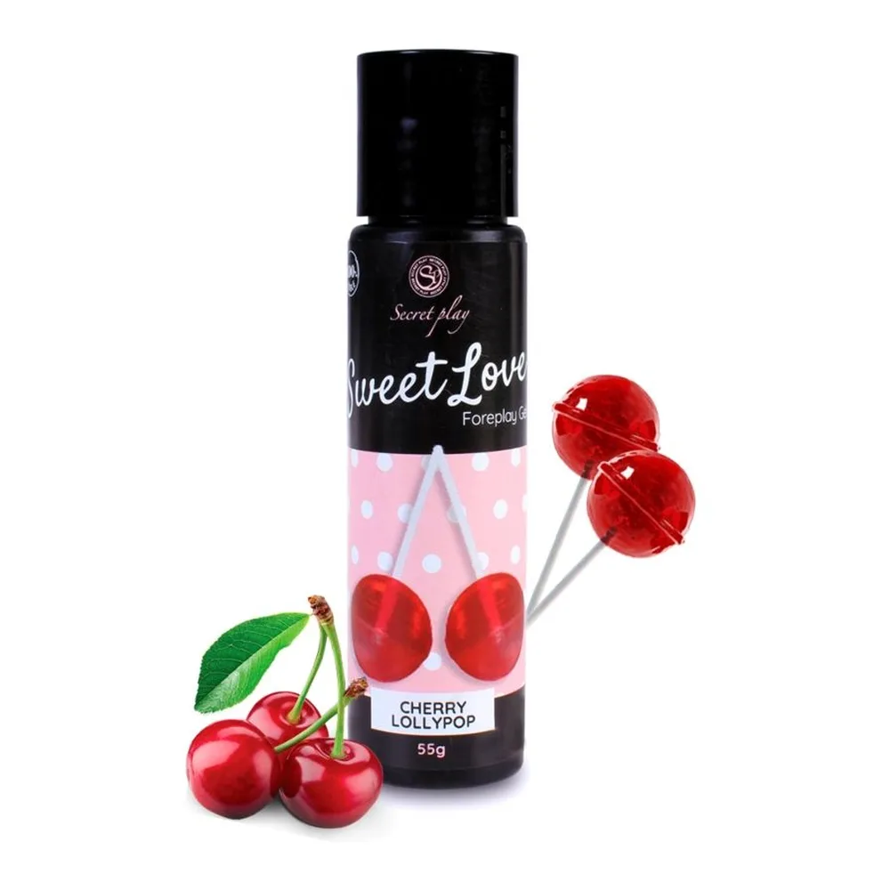 Flacon airless noir de gel lubrifiant comestible Sweet Love saveur cerise sucette, 55g, avec illustration de cœurs rouges et lollipops, entouré de cerises fraîches et de sucettes rouges sur fond blanc