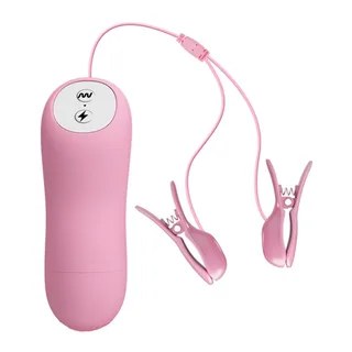 Pince à seins rose avec deux embouts en forme de pinces gainées, connectés par un cordon au boîtier de contrôle rose pâle affichant deux boutons de commande, fond blanc