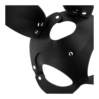 Masque en Cuir Vegan Coquette - détail de la texture
