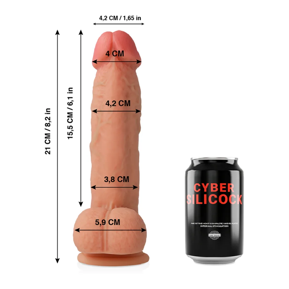 Schéma de dimensions d'un gode réaliste en silicone beige avec tête proéminente, corps segmenté et base large, montré aux côtés d'une canette noire Cyber Silicook pour comparaison d'échelle