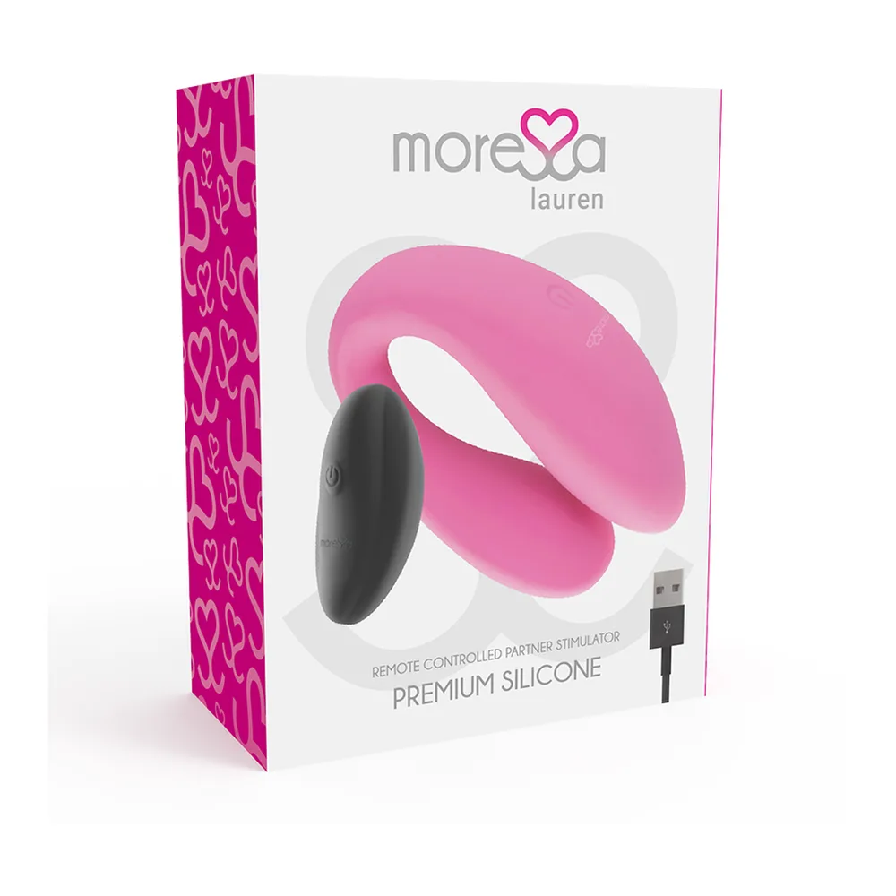 Stimulateur rose vif avec structure en boucle ouverte, télécommande noire elliptique dotée d'un bouton d'alimentation, fond blanc neutre