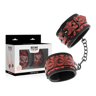 Menottes de chevilles tissu rouge motif géométrique, chaîne métallique, autre vue 7