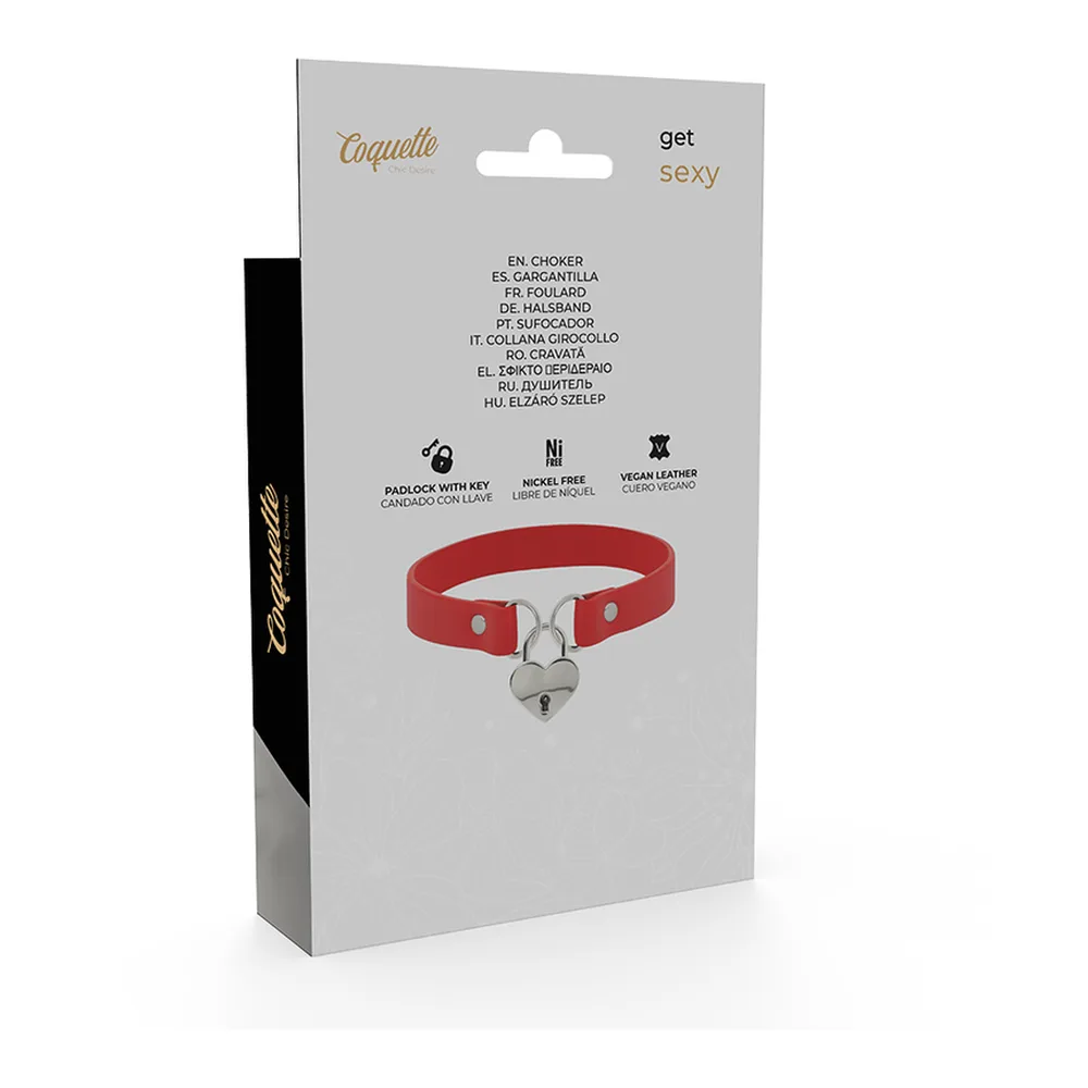 Emballage du collier Oquette avec vue du produit : lanière de cuir vegan rouge de 40 cm et cadenas en forme de cœur argenté avec clé, sur fond gris