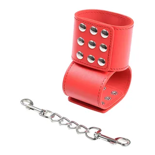 Menottes cuir rouge, clous argentés, chaîne amovible, autre vue 7