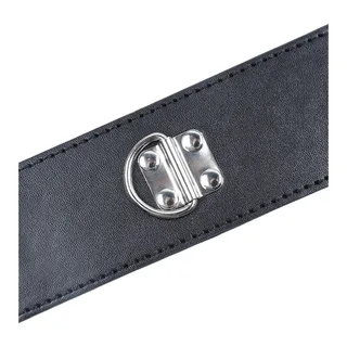 Manchette de poignet noire cuir avec fermoir métal et rivets, autre vue 3