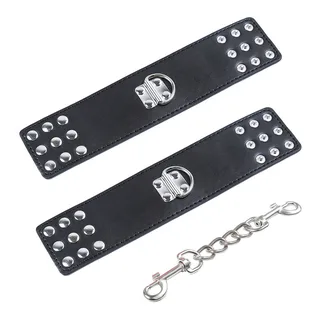 Manchette de poignet noire cuir avec fermoir métal et rivets, autre vue 5