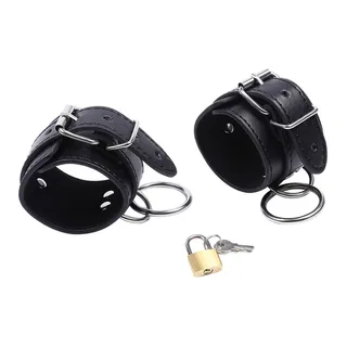 Menottes cuir noir avec anneaux O-ring et cadenas, autre vue 7