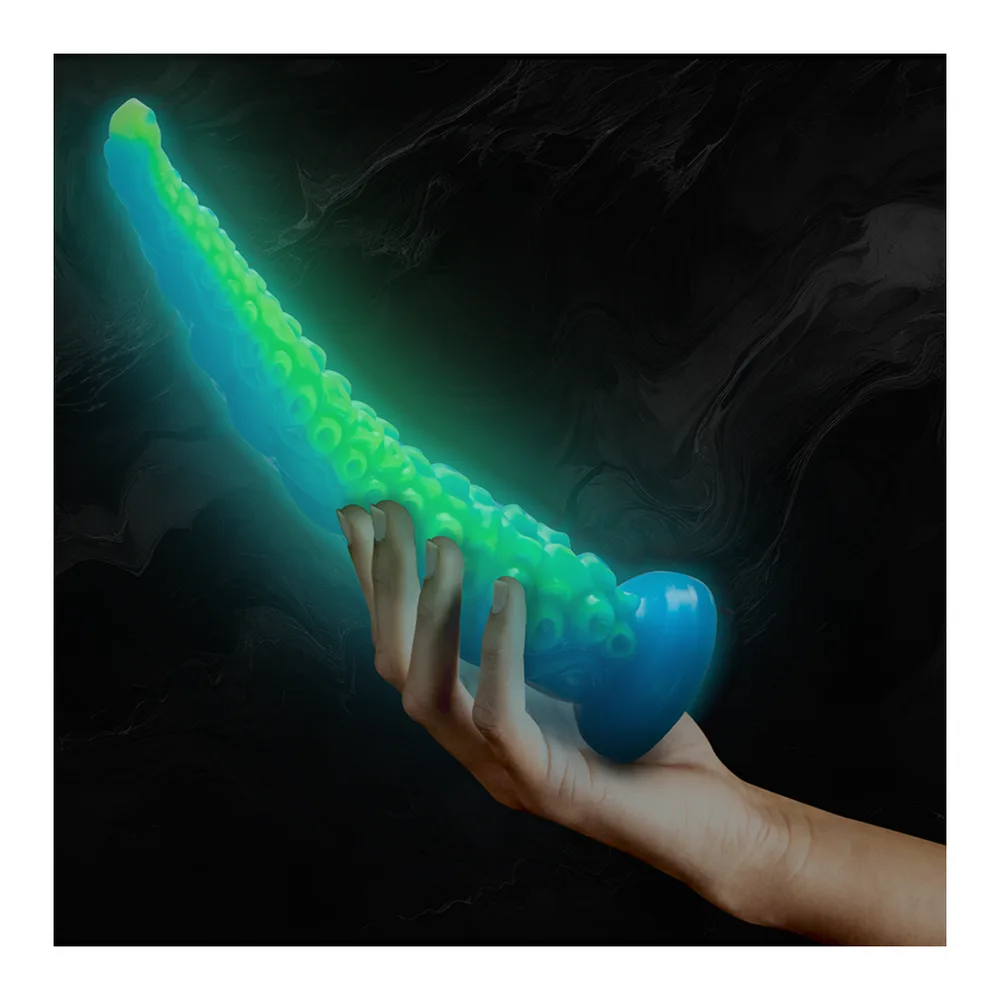 Gode en silicone vert et bleu dégradé, forme de tentacule conique nervuré avec ventouses, base évasée turquoise, 300 mm de long