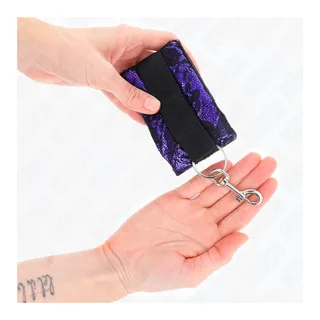 Attentes-poignets Courtes Dentelle Velours Kink - détail de la texture