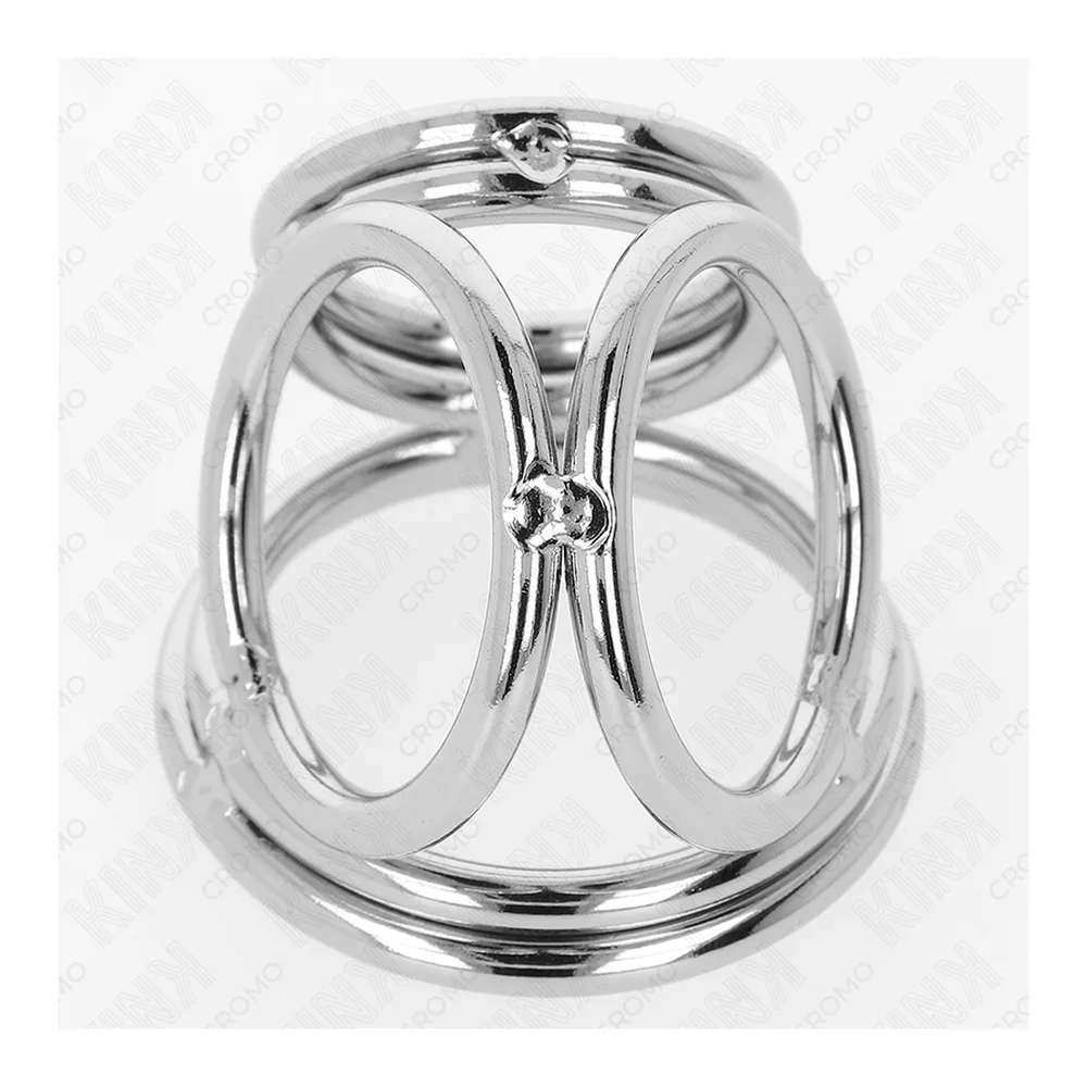 Anneau pénis en silicone chair avec triple cockring en acier inoxydable chromé, base ventousée, vue de face sur fond blanc