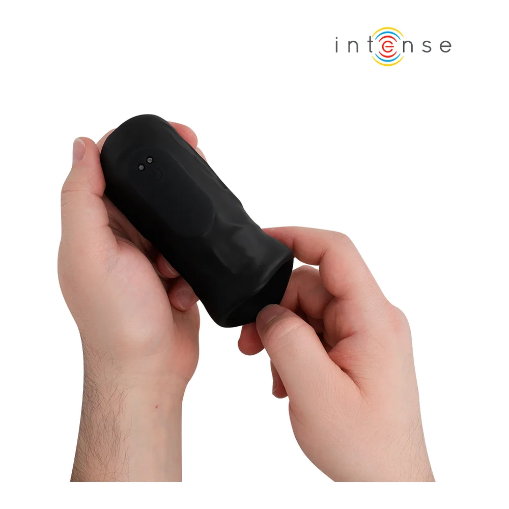 Emballage bleu et blanc du modèle 13 Sean à côté du manchon noir texturé en silicone avec anneau intégré, dimensions indiquées sur la boîte