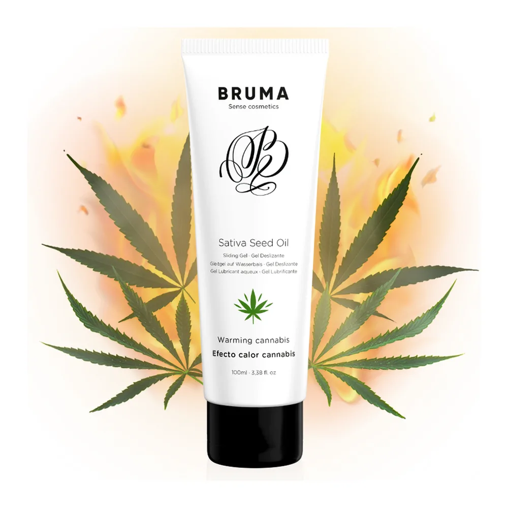 Tube blanc BRUMA d'huile de graines de cannabis versant un gel transparent dans la paume d'une main aux ongles rouges, sur fond blanc